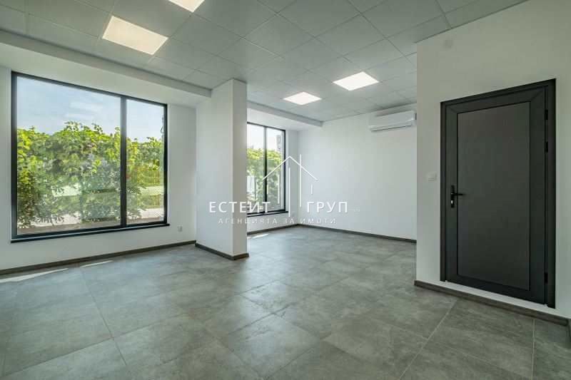 Дава се под наем Магазин в Варна, Възраждане 1 - 120 кв.м за 510 € - Снимка #4