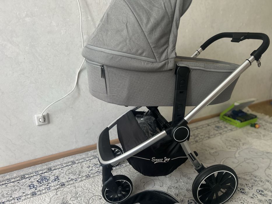 Продам коляску. 3 в 1. Есть детская люлька