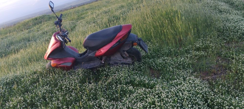 Продавам скутер бенели