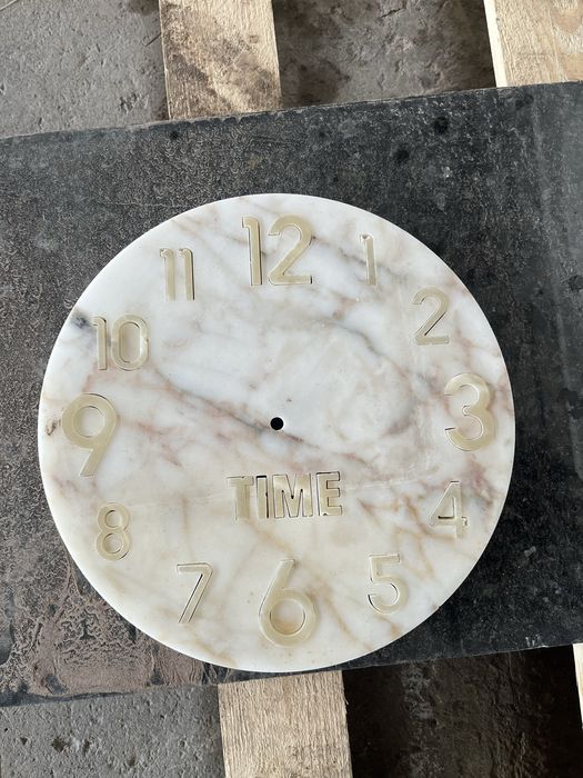 Tabbiy onix  devor saoti