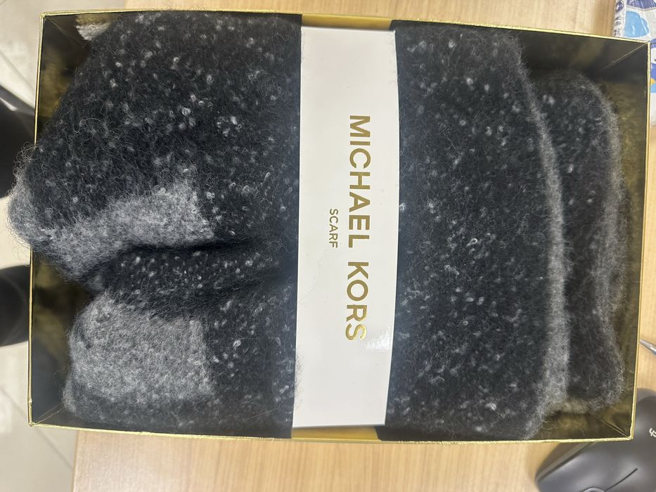 Шал Мichael Kors