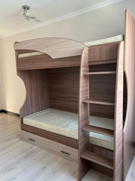 Продам двухярусный кровать