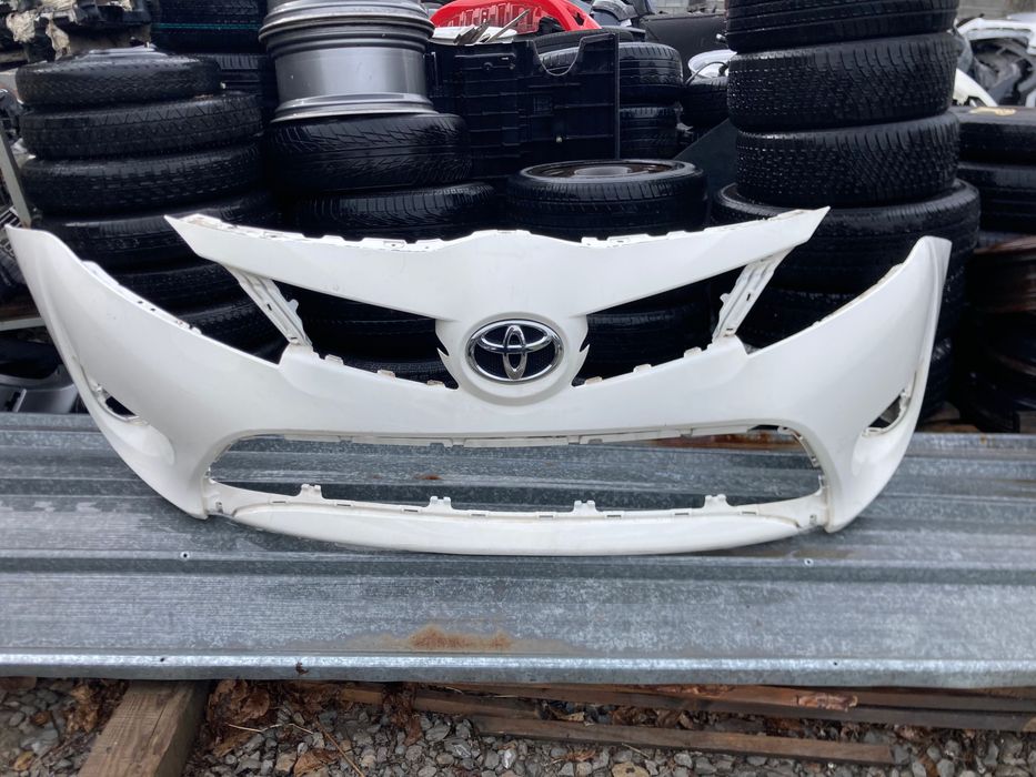 Toyota Verso. Тойота Версо. Предна броня. 13-18. Оригинална.