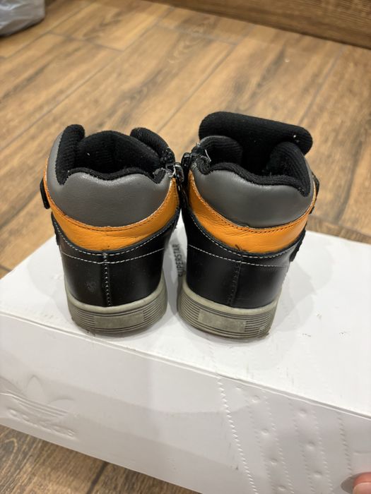 Осенние кожаные ботинки