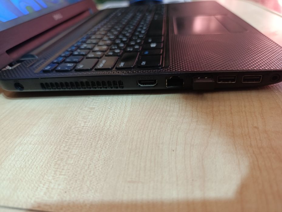 Ноутбук i5 Dell.