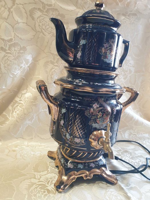 Голям порцеланов кобалтов самовар с чайник