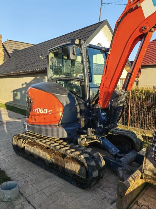 5t excavator si dumper de 6t de inchiriat