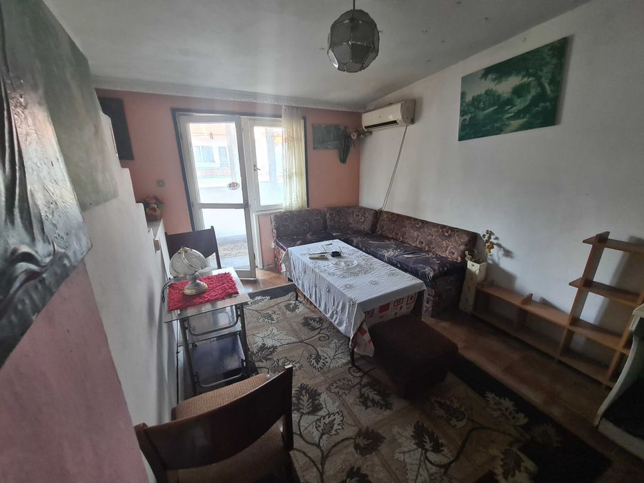 Дава се под наем Едностаен апартамент в Бургас, Възраждане - 32 кв.м за 204 € - Снимка #2