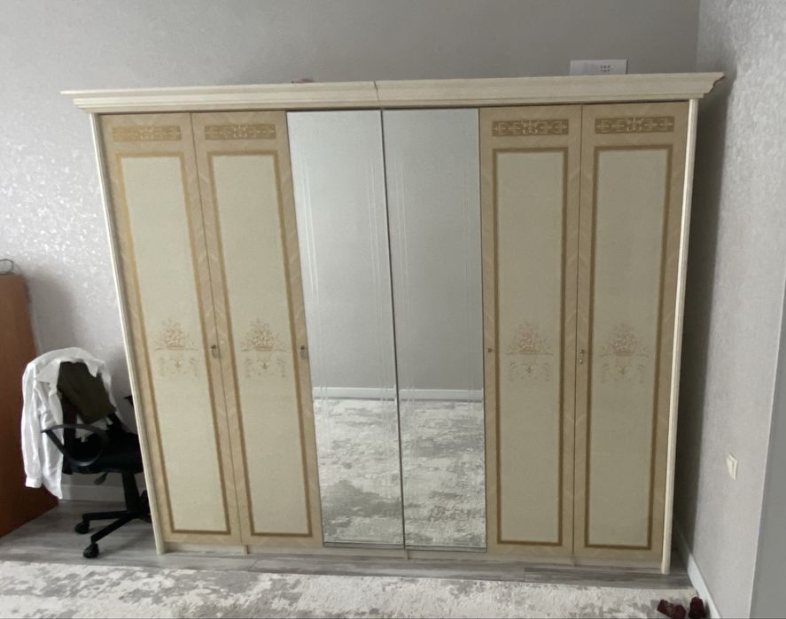 Шкаф для одежды.