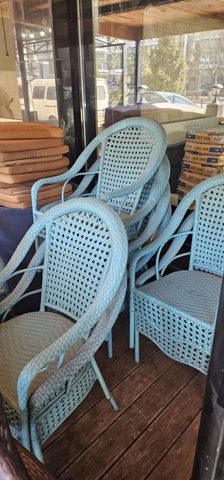 Стулья на летнее кафе ротанг