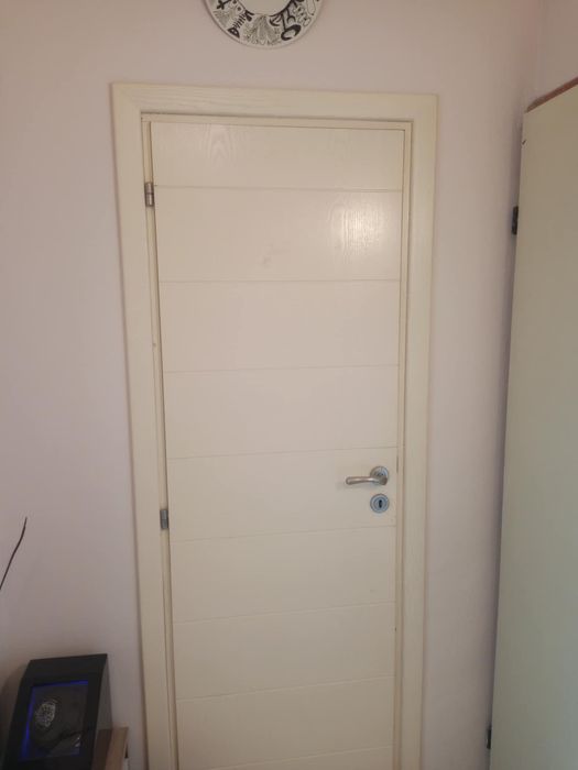 Продавам интериорни врати с каса (8 броя)