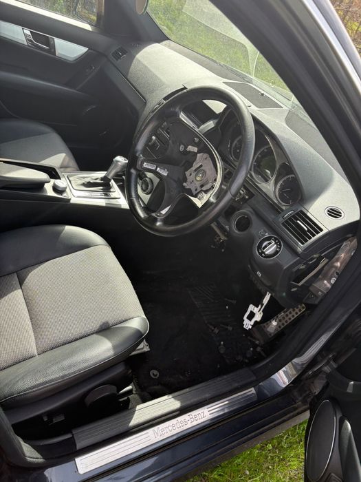 Mercedes c 220 +motor defect injectoare