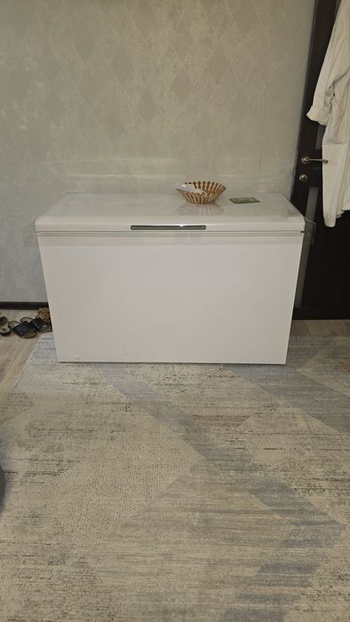 Морозилка почти новая