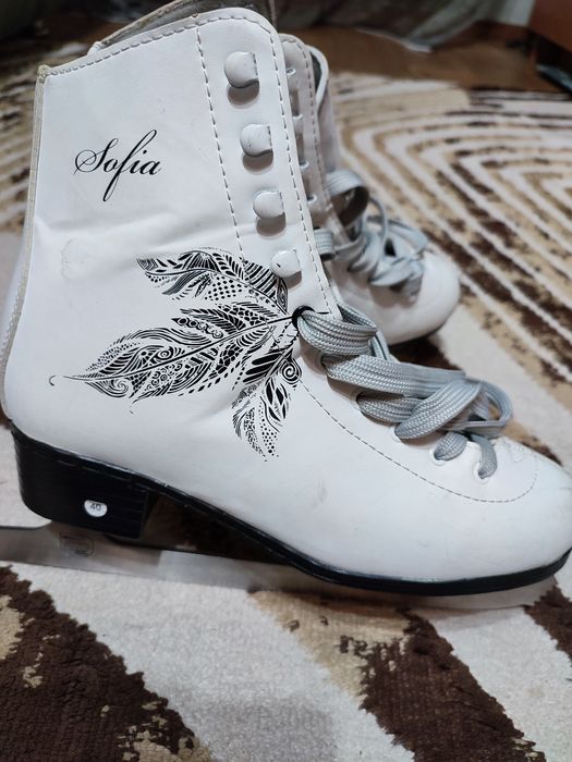 Продам Женские Коньки