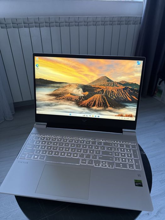 Laptop Gaming HP Victus 15 | Intel i7 Core Ulta 7 240h 16GB RAM  DDR5 | RTX 5060 | SSD 512GB | NOU 2 zile de functionare  !