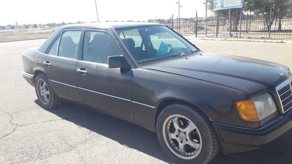 Машина мерседес 320