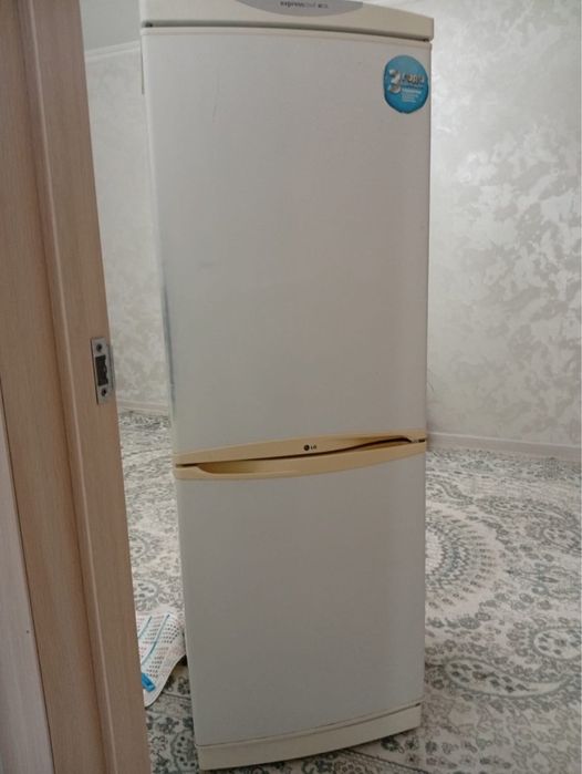 Продам холодильник