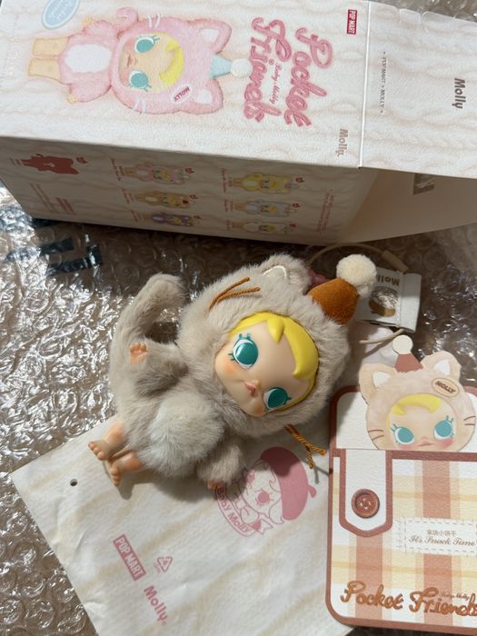 Оригинал POP MART Baby Molly и Cry Baby Crying anagin