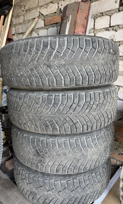 225/65R18 Michelin-ICe North 4