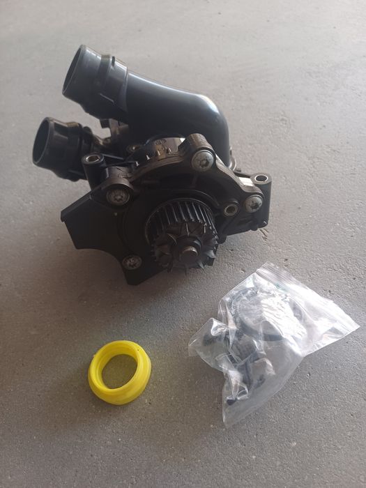 Водна помпа Audi A4
