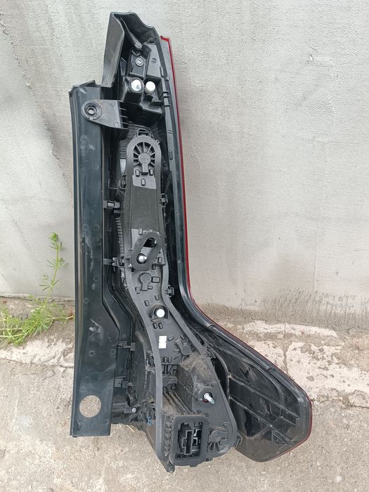Lampa stop spate Dacia Sandero Stepway3 stop spate Dacia Logan3 Clio4 Clio3 Scenic2 Megane2 Laguna2 Dacia Sandero Stepway3 Clio4 Clio3 lampa far Dacia