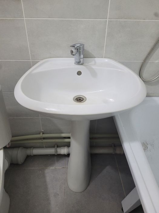 Смесителель на раковину и ванну