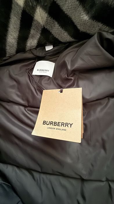 Burberry, размер L.1500лв