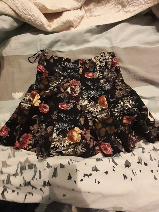Fustă Bershka marime XS