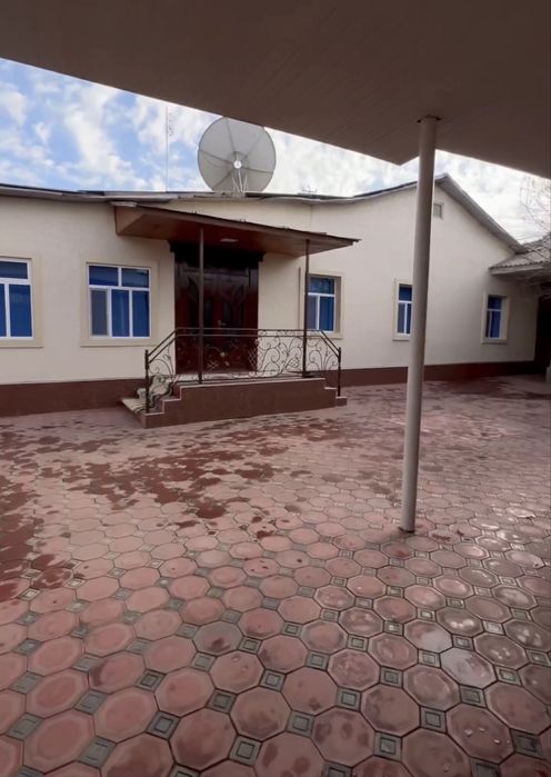 Продаётся дом в Бостанлыкском районе 12 соток