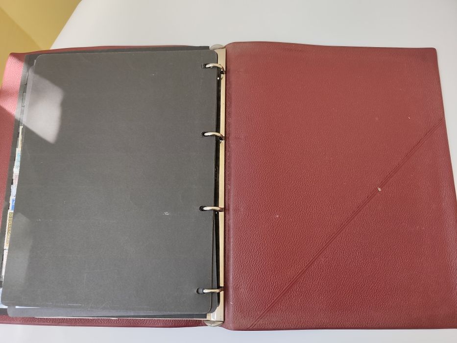 Класьор с пощенски марки