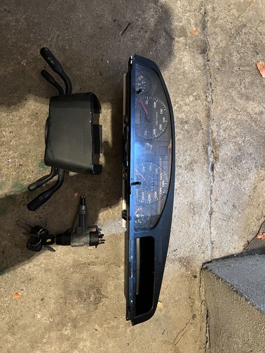 Продам на Ауди 100 с3 щиток прибора