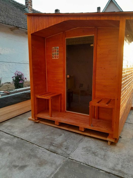 Sauna patrata din lambriu