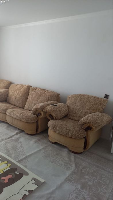 Диван и два кресло