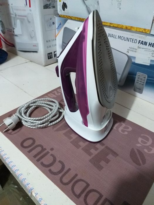 Fier de Calcat cu Aburi si Baza Detasabila