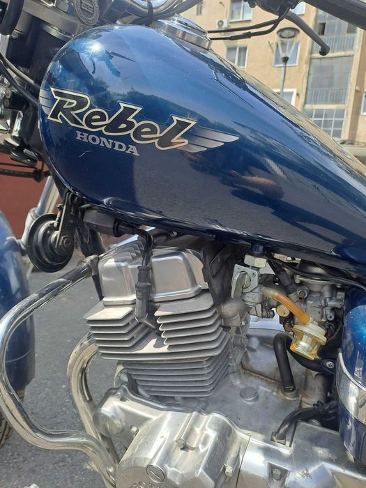 Motocicletă Honda Rebel 250 (CMX250C)