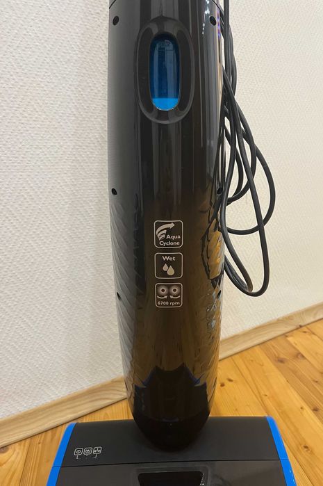 Вертикална прахосмукачка с измиване