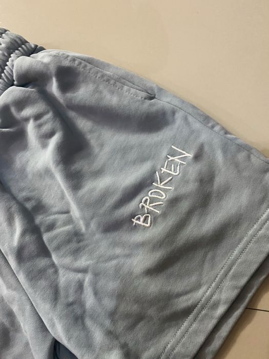 Pantaloni scurti broken planet