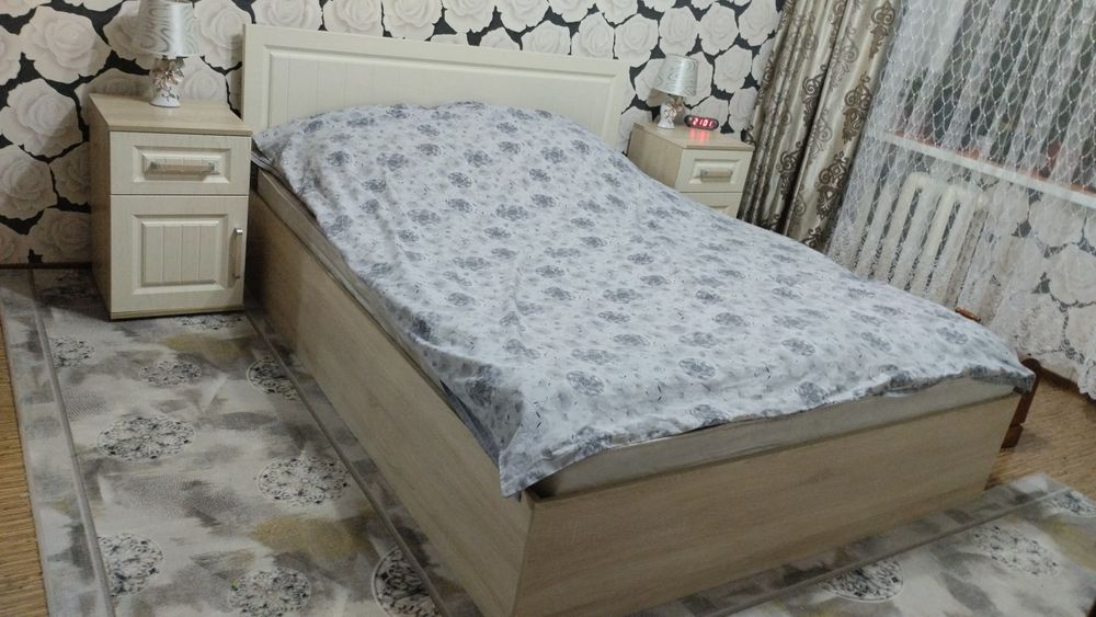Продам спальный гарнитур