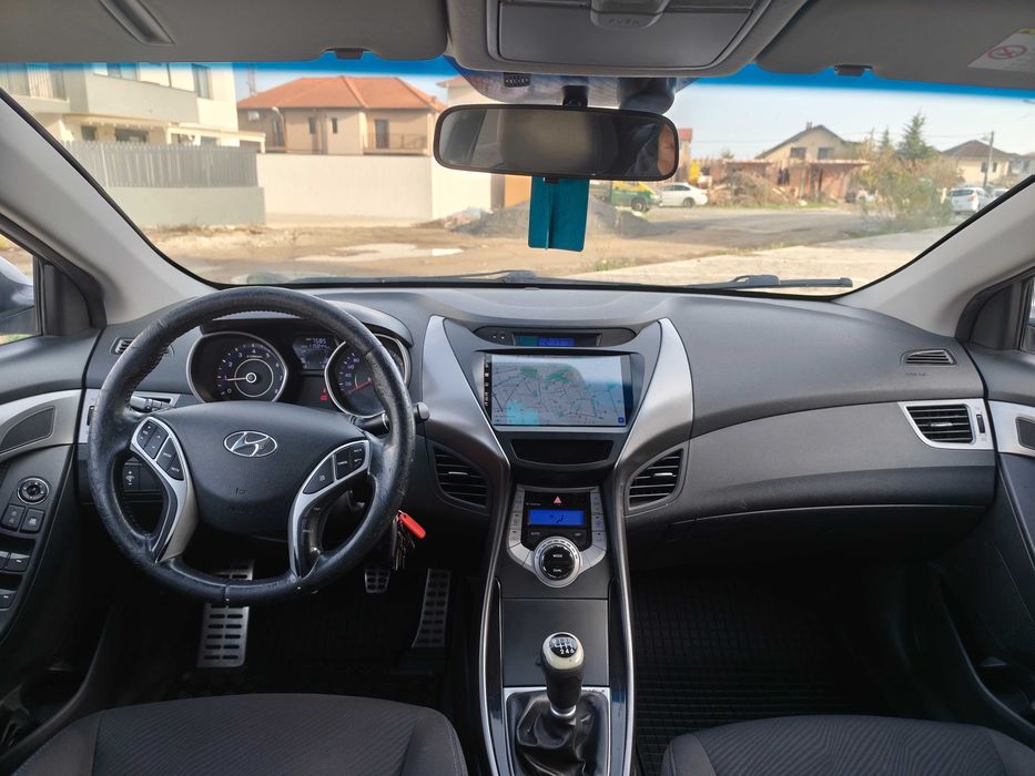 Hyundai Elantra 2012 1.6 benzina 116000 km