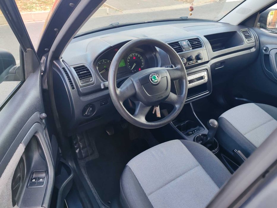 SKODA Fabia 2010 — imagine 5