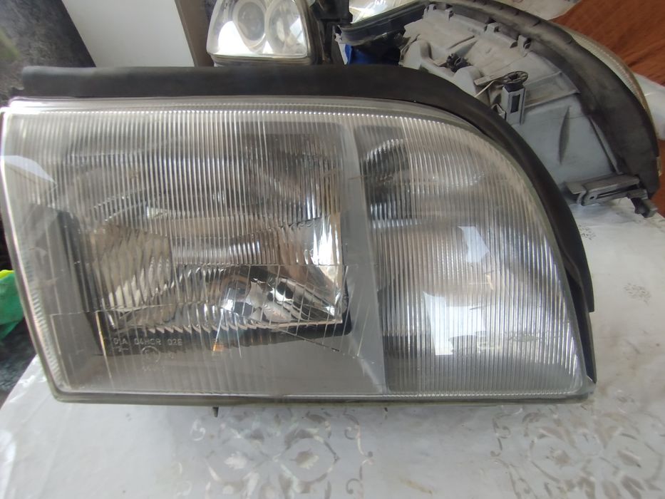 Фара на Мерседес W140