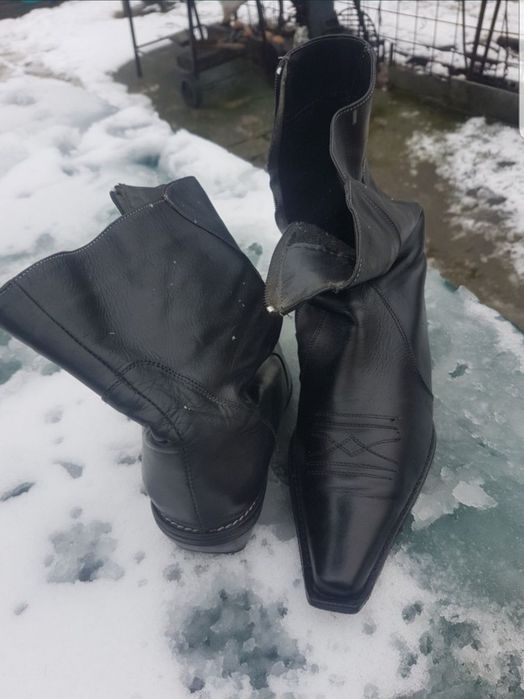 Ghetuțe ciocate negre 38