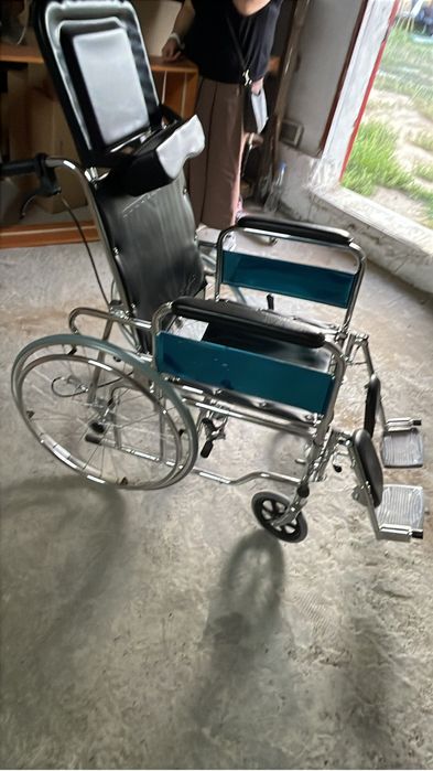 Продам инвалидную коляску