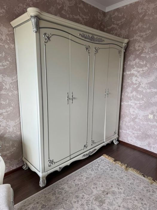 Продам спальные гарнитуры