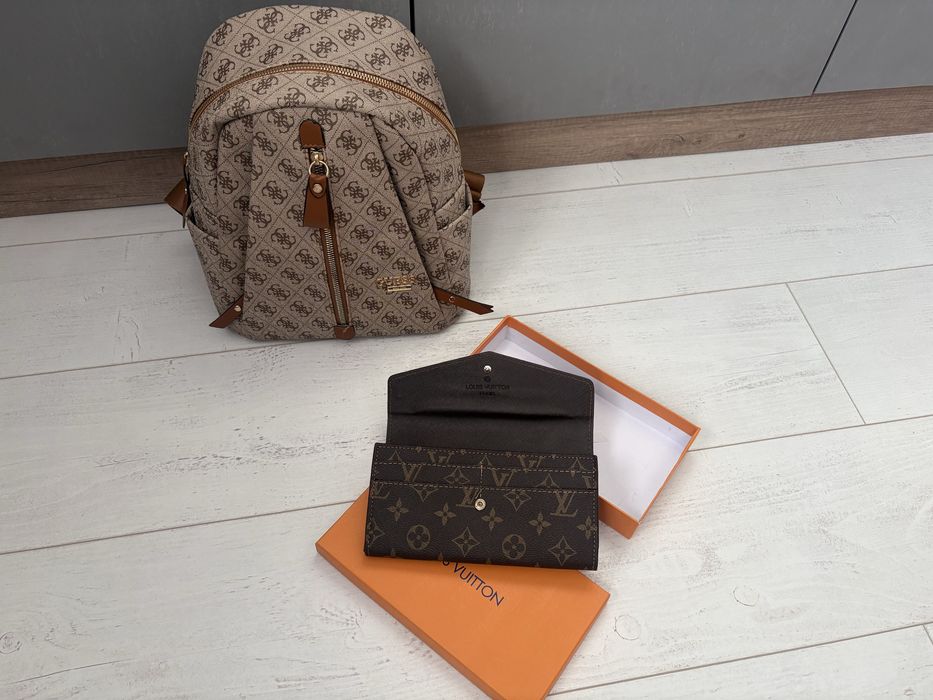 Дамска раница и портмоне