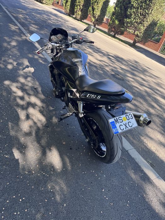 Kawasaki z750s naked
