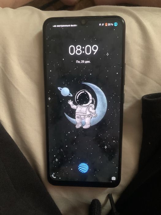 Продам смартфон Vivo 21e