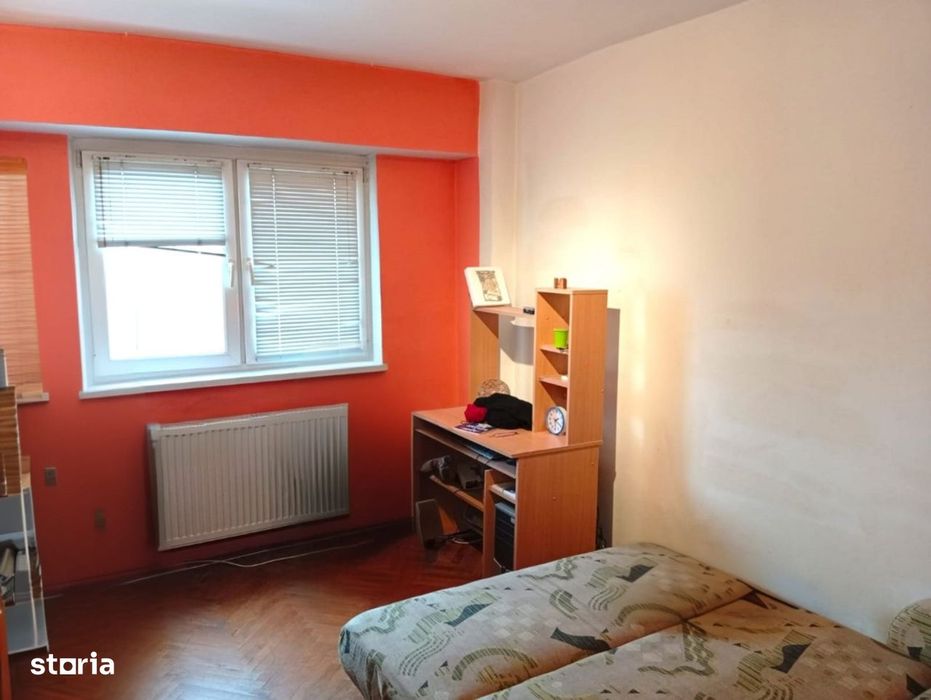 Apartament 4 camere in Micalaca 300 / la Supeco