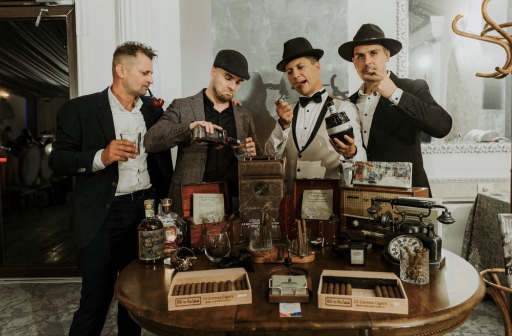 Luxury Cigar Bar + Elegant Selfie Mirror + Litere Volumetrice