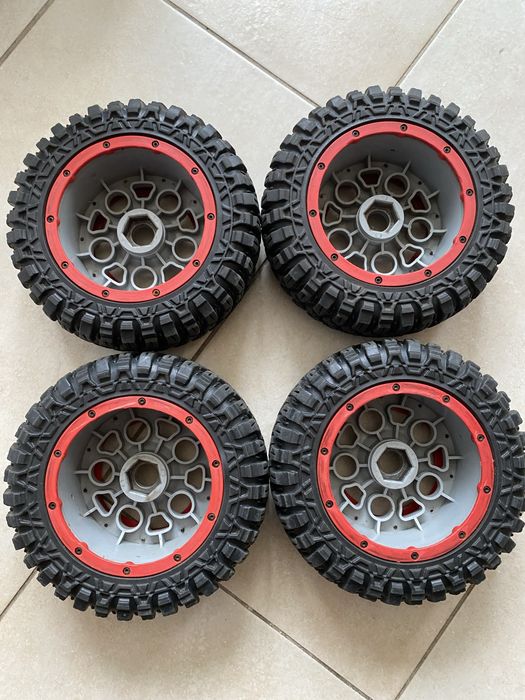 Гуми за LOSI Dbxl